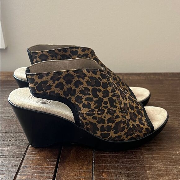 Charleston Shoe Co Wedge Sandals Slingback Size 8 - Picture 2 of 11